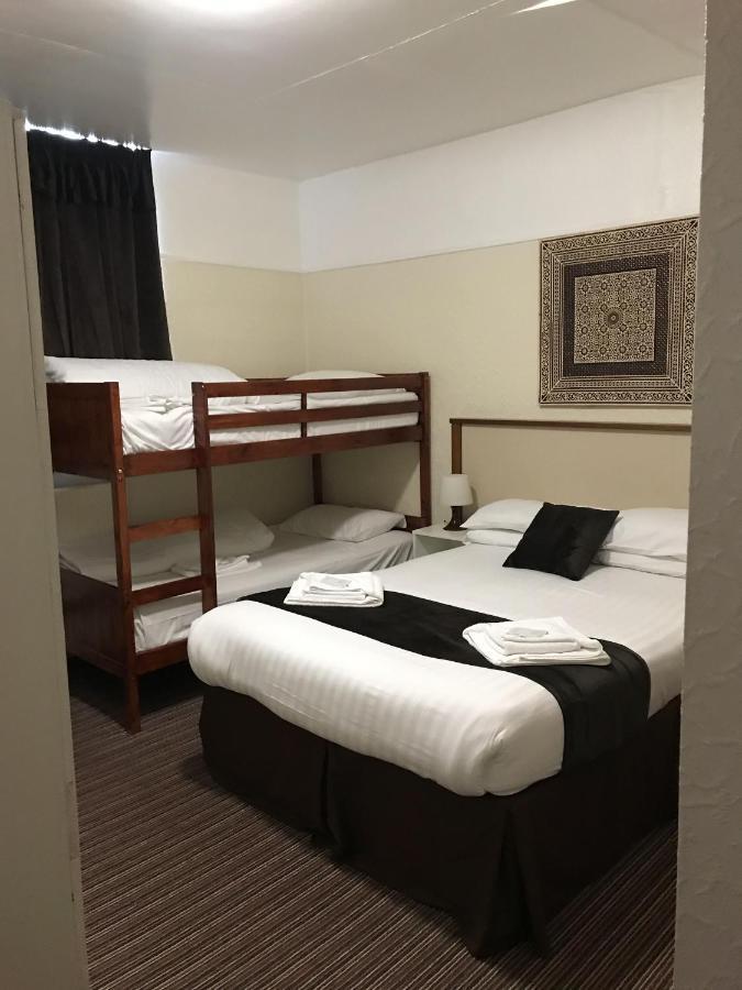 The Feathers Hotel Μπλάκπουλ Εξωτερικό φωτογραφία